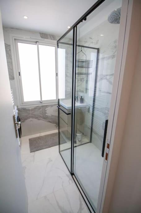 Apartment Brand New 2 Min Walk To Palais
